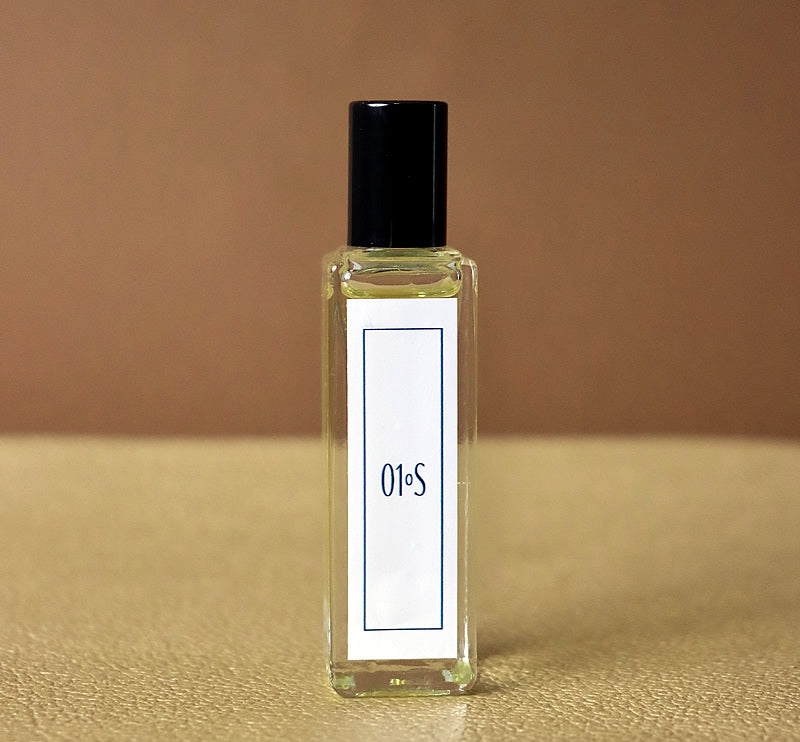 Без имена, без логотипа, само без мириса 01° inspirisano Moonlight Patchouli.