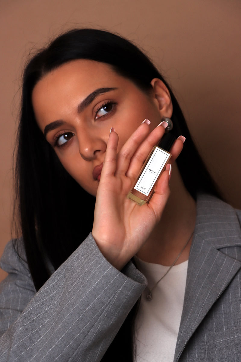 Без имена, без логотипа, само без мириса 06° inspirisan duhom Aventusa