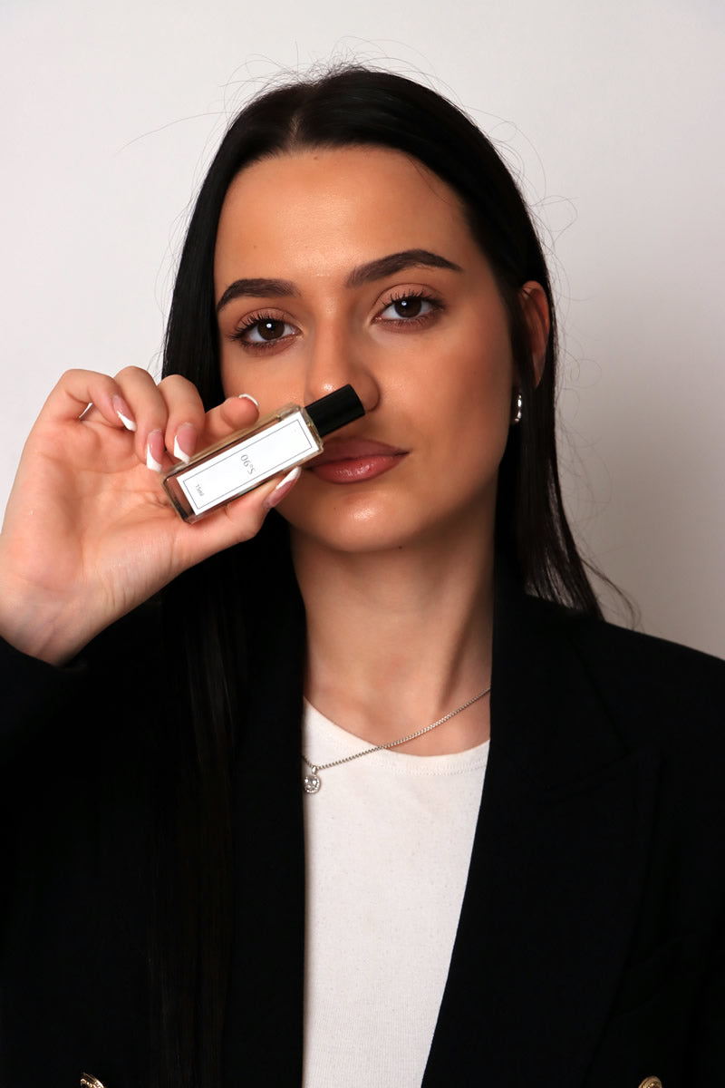 Без имена, без логотипа, само без мириса 06° inspirisan duhom Aventusa