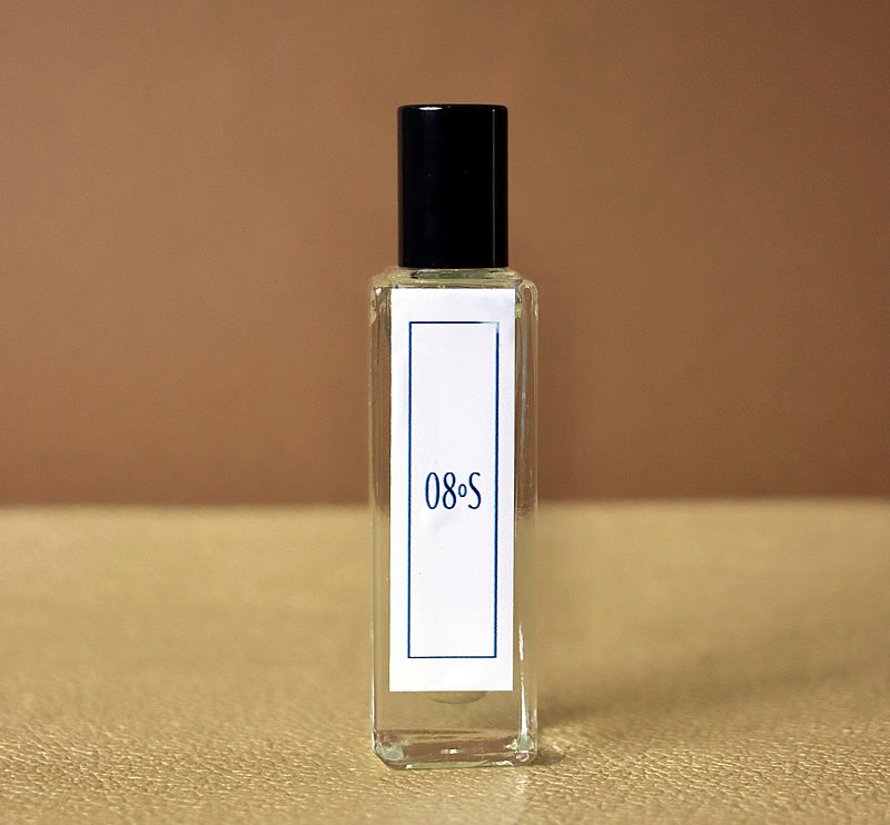 Без имена, без логотипа, само без мириса 08° inspirisano zavodljivošću Baccarat Rouge