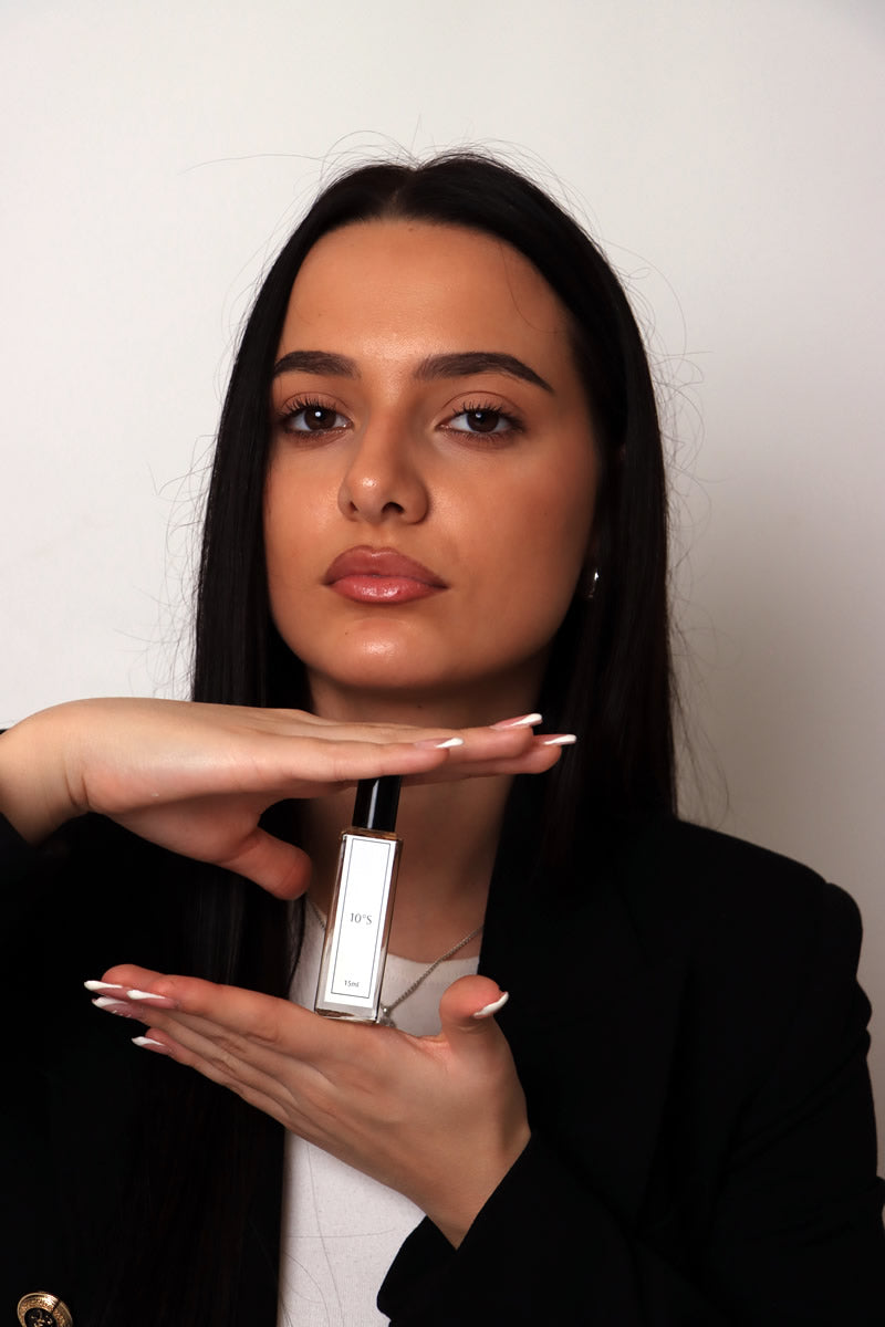 Без имена, без логотипа, само без мириса 10° inspirisano suštinom Mademoiselle