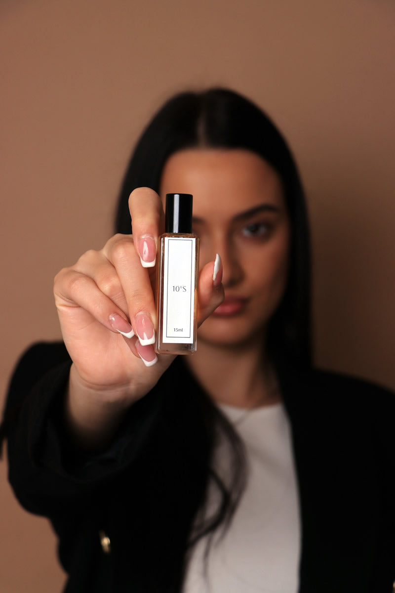 Без имена, без логотипа, само без мириса 10° inspirisano suštinom Mademoiselle